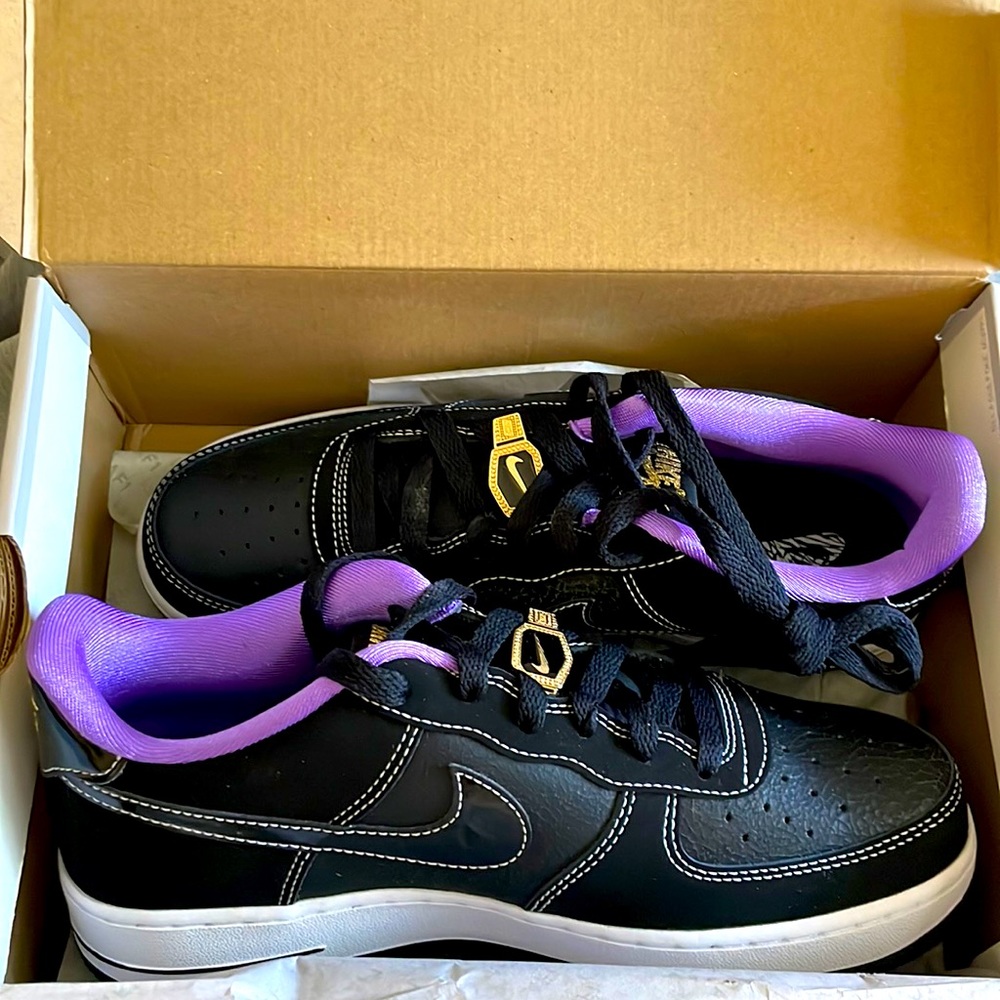 Nike Air Force 1 LV8